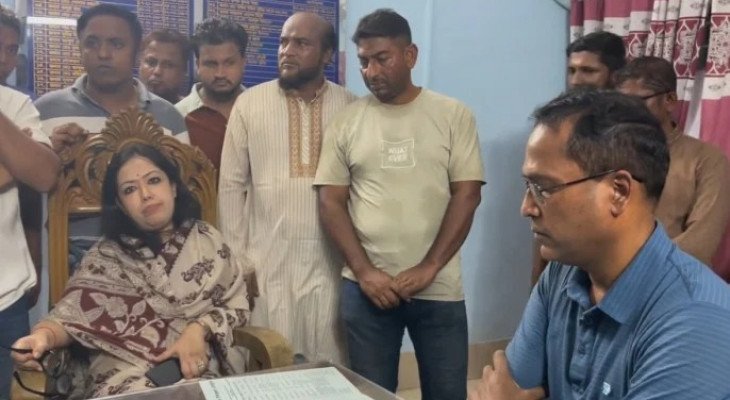 ‘আপনি তো বিরাট আওয়ামী লীগ ছিলেন’ বলে ওসির সঙ্গে বাগ্‌বিতণ্ডায় রুমিন ফারহানা